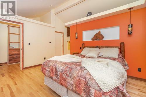 3993 Westman Road, Malakwa, BC - Indoor Photo Showing Bedroom