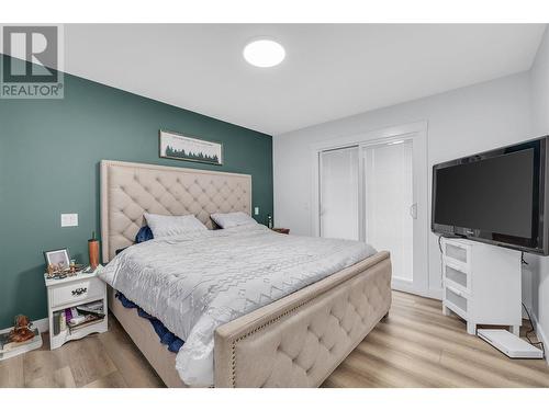 700 Tamarack Drive, Kelowna, BC - Indoor Photo Showing Bedroom