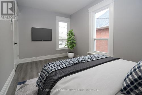 #3 -317 Park St N, Peterborough, ON - Indoor Photo Showing Bedroom