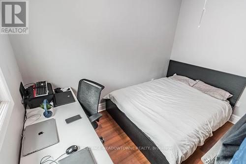 77 Province Street N, Hamilton, ON - Indoor Photo Showing Bedroom
