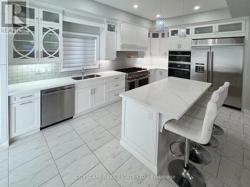 44 Miller Drive, Hamilton, ON - Indoor Photo Showing Kitchen With Double Sink With Upgraded Kitchen