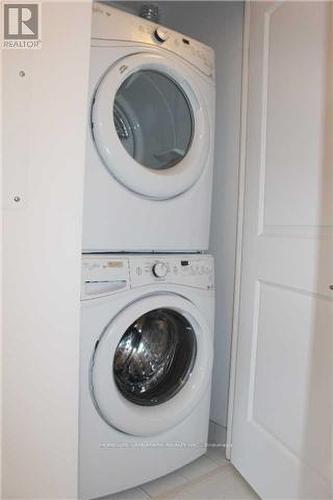 204 - 68 Merton Street, Toronto, ON - Indoor Photo Showing Laundry Room