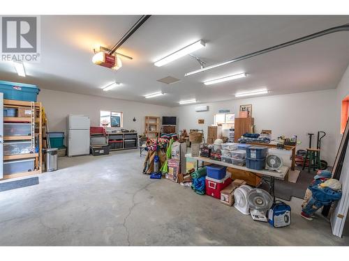 605 11Th Avenue, Keremeos, BC - Indoor Photo Showing Garage