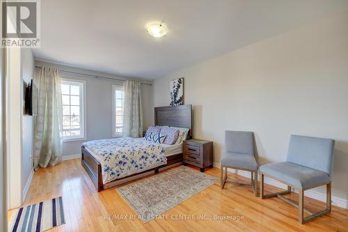 7112 Triumph Lane, Mississauga, ON - Indoor Photo Showing Bedroom