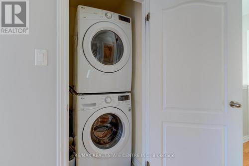 7112 Triumph Lane, Mississauga, ON - Indoor Photo Showing Laundry Room