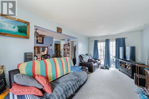 2 Herron Place, Brampton, ON - Indoor Photo Showing Living Room