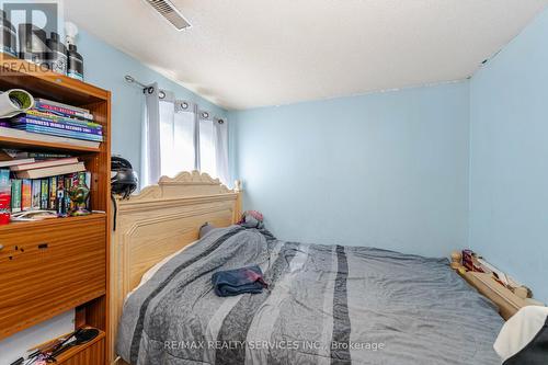 2 Herron Place, Brampton, ON - Indoor Photo Showing Bedroom