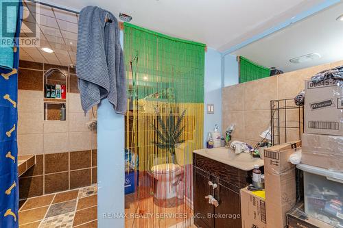 2 Herron Place, Brampton, ON - Indoor Photo Showing Bathroom