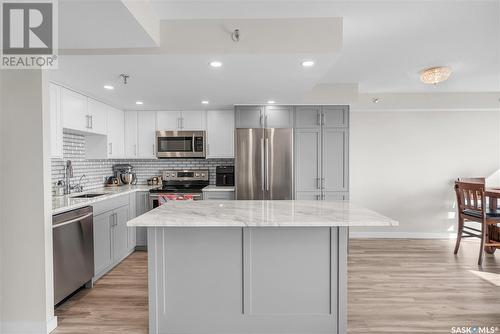 1701 315 5Th Avenue N, Saskatoon, SK - Indoor Photo Showing Kitchen With Upgraded Kitchen