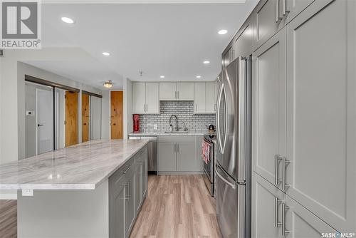 1701 315 5Th Avenue N, Saskatoon, SK - Indoor Photo Showing Kitchen With Upgraded Kitchen
