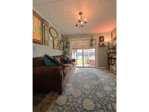515 Fletcher Avenue, Slocan, BC - Indoor Photo Showing Living Room