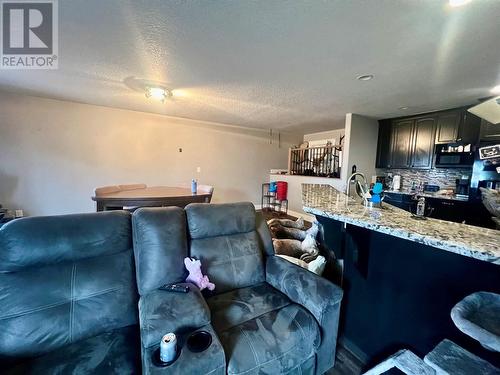 1724 84 Avenue, Dawson Creek, BC - Indoor Photo Showing Living Room