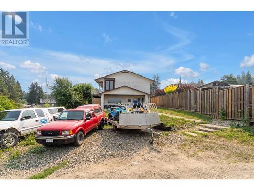 261 7 Street Se, Salmon Arm, BC - Outdoor