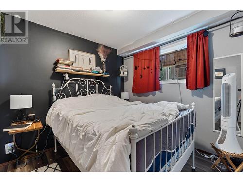 261 7 Street Se, Salmon Arm, BC - Indoor Photo Showing Bedroom
