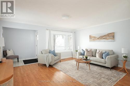 215 Wolsely St, Peterborough, ON - Indoor Photo Showing Living Room