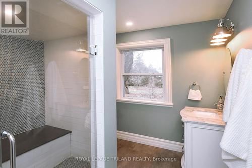 11428 Sunset Road, Southwold, ON - Indoor Photo Showing Bathroom