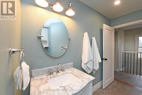 11428 Sunset Road, Southwold, ON - Indoor Photo Showing Bathroom