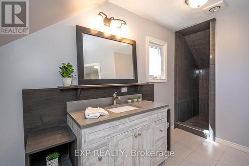405 Minnie St, North Huron, ON - Indoor Photo Showing Bathroom