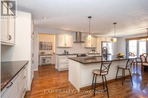 405 Minnie St, North Huron, ON - Indoor Photo Showing Kitchen With Upgraded Kitchen