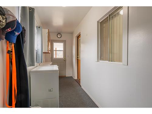 2062 Eighth Avenue, Trail, BC - Indoor Photo Showing Other Room