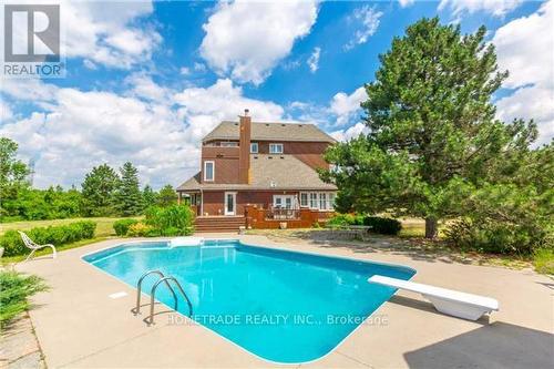 955364 7Th Line Ehs Line S, Mono, ON - Outdoor With In Ground Pool With Backyard
