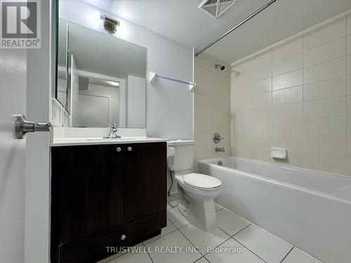 #1809 -151 Village Green Sq, Toronto, ON - Indoor Photo Showing Bathroom