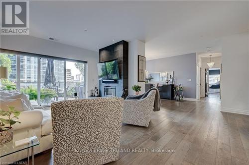 #604 -505 Talbot St, London, ON - Indoor Photo Showing Living Room