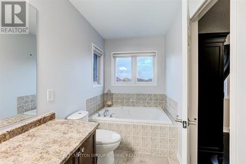137 Venice Gate Dr, Vaughan, ON - Indoor Photo Showing Bathroom
