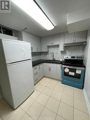 Bsmt - 172 Highglen Avenue, Markham, ON - Indoor Photo Showing Kitchen