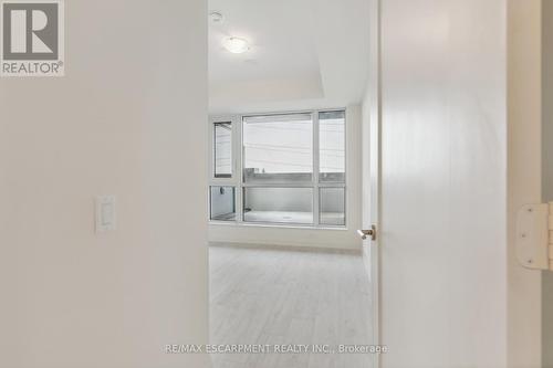 #302 -509 Dundas St W, Oakville, ON -  Photo Showing Other Room