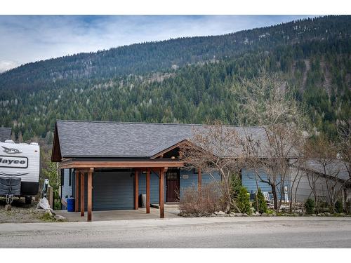 2430 Perrier Lane, Nelson, BC - Outdoor
