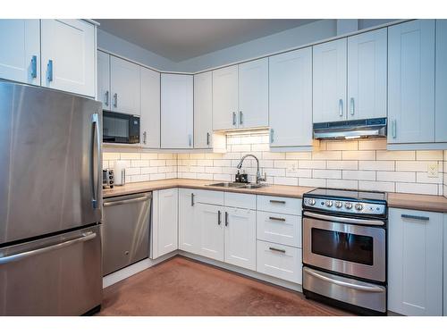 2430 Perrier Lane, Nelson, BC - Indoor Photo Showing Kitchen With Double Sink