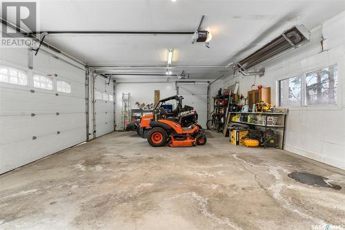 715 Morrier Street, Buckland Rm No. 491, SK - Indoor Photo Showing Garage