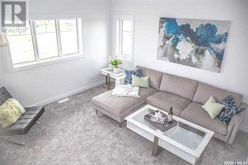 162 Finch Crescent, Langham, SK - Indoor Photo Showing Living Room