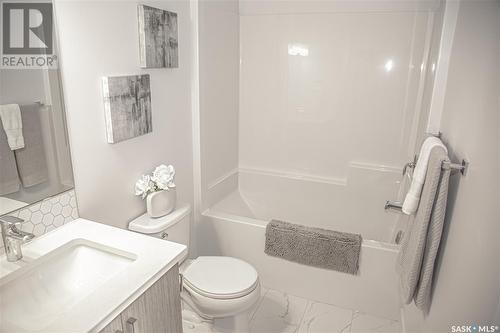 162 Finch Crescent, Langham, SK - Indoor Photo Showing Bathroom