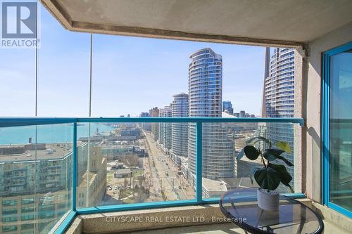 #2411 -77 Harbour Sq, Toronto, ON -  Photo Showing Other Room