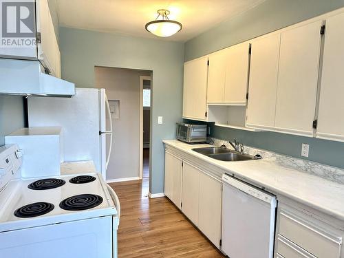 345 Redfern Drive, Vanderhoof, BC - Indoor Photo Showing Kitchen