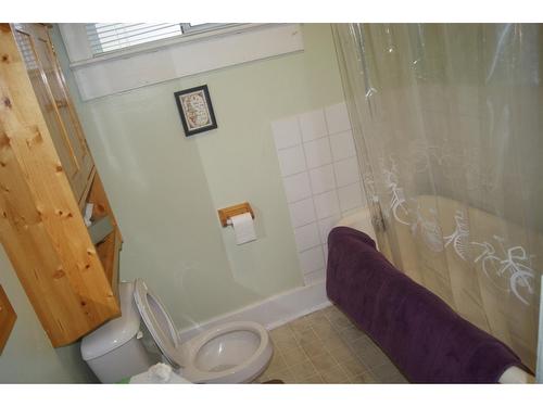 125 Spokane Street, Kimberley, BC - Indoor Photo Showing Bathroom