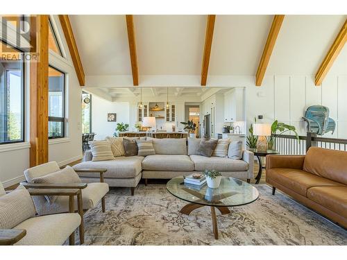 241 Twin Lakes Road, Enderby, BC - Indoor Photo Showing Living Room