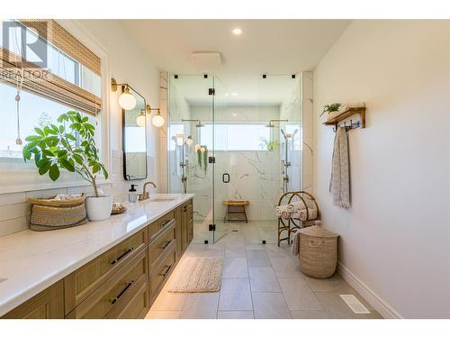 241 Twin Lakes Road, Enderby, BC - Indoor Photo Showing Bathroom