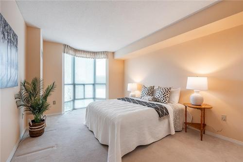 5090 Pinedale Avenue|Unit #402, Burlington, ON - Indoor Photo Showing Bedroom