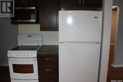 2602 Edgar Street, Regina, SK - Indoor Photo Showing Kitchen With Double Sink