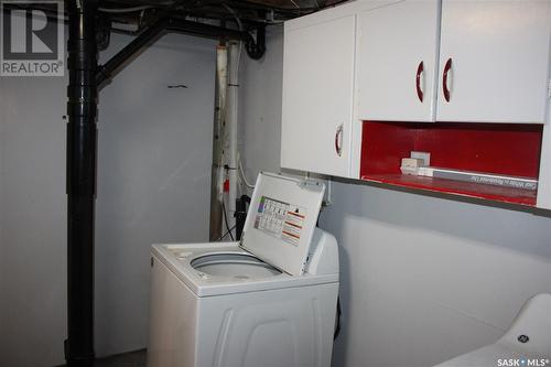 2602 Edgar Street, Regina, SK - Indoor Photo Showing Laundry Room