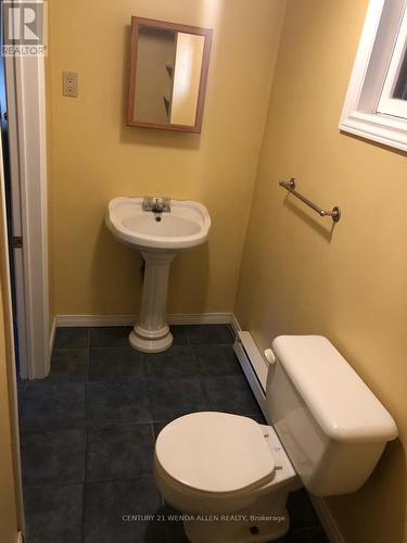 712 Reynolds Crt, Peterborough, ON - Indoor Photo Showing Bathroom