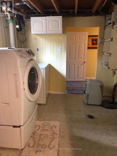 712 Reynolds Crt, Peterborough, ON - Indoor Photo Showing Laundry Room