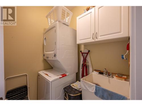 240 Wade Avenue W Unit# 301, Penticton, BC - Indoor Photo Showing Laundry Room