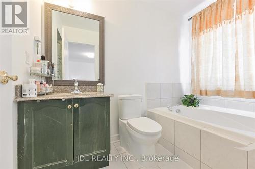 2609 Longridge Cres, Oakville, ON - Indoor Photo Showing Bathroom