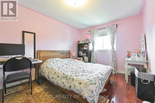 2609 Longridge Crescent, Oakville, ON - Indoor Photo Showing Bedroom