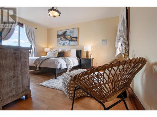 1070 Lakeshore Drive W Unit# 201 & 202, Penticton, BC - Indoor Photo Showing Bedroom