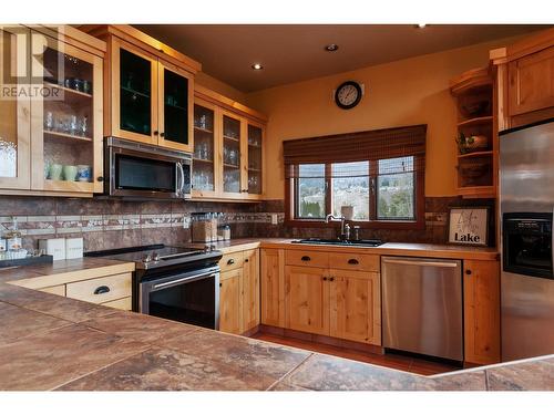 1070 Lakeshore Drive W Unit# 201 & 202, Penticton, BC - Indoor Photo Showing Kitchen